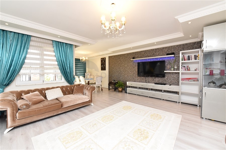 Просторный пентхаус 5+1 с собственной сауной