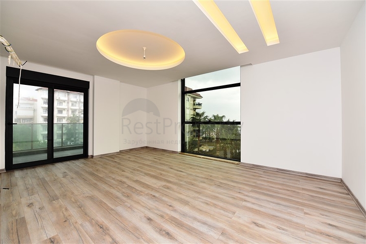 Просторна четырехкомнатная квартира в самом сердце Алании