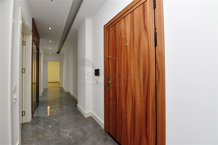 Просторна четырехкомнатная квартира в самом сердце Алании