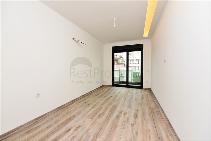 Просторна четырехкомнатная квартира в самом сердце Алании