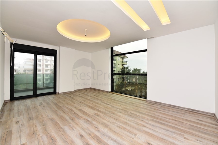 Просторна четырехкомнатная квартира в самом сердце Алании