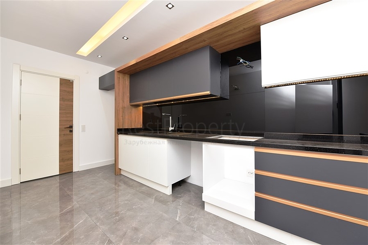 Просторна четырехкомнатная квартира в самом сердце Алании