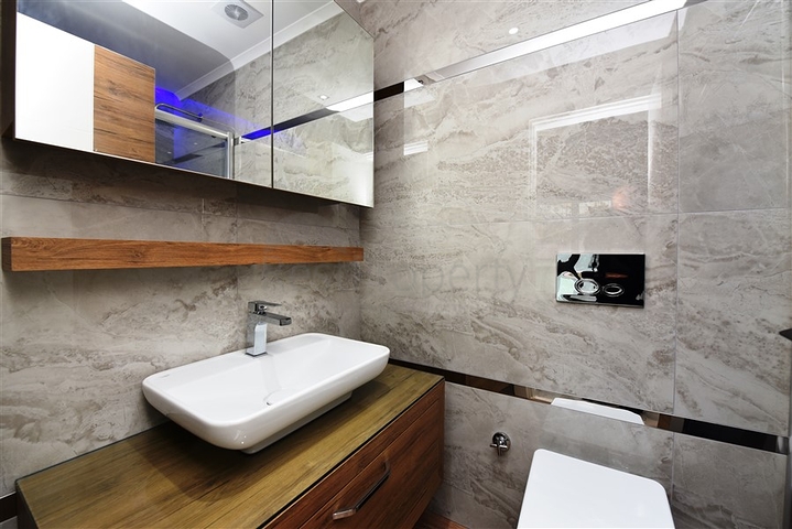 Просторна четырехкомнатная квартира в самом сердце Алании