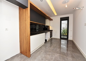 Просторна четырехкомнатная квартира в самом сердце Алании