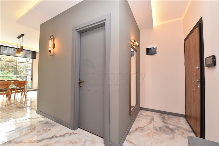 Новая трехкомнатная квартира в районе пляжа Клеопатры 