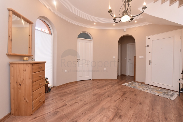 Просторная вилла в районе Оба