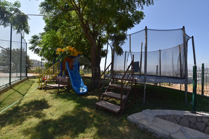 Просторная вилла в районе Оба