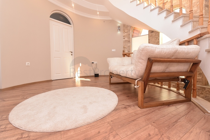 Просторная вилла в районе Оба