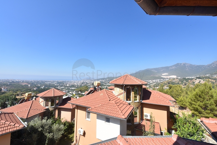 Просторная вилла в районе Оба