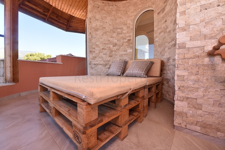 Просторная вилла в районе Оба