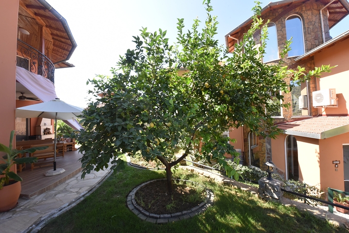 Просторная вилла в районе Оба