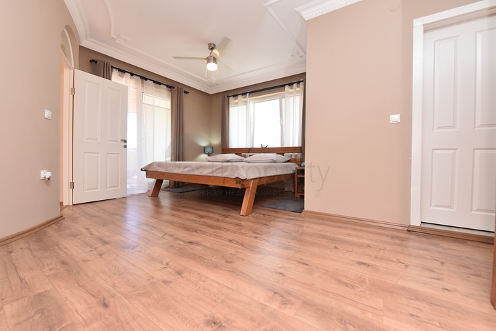 Просторная вилла в районе Оба