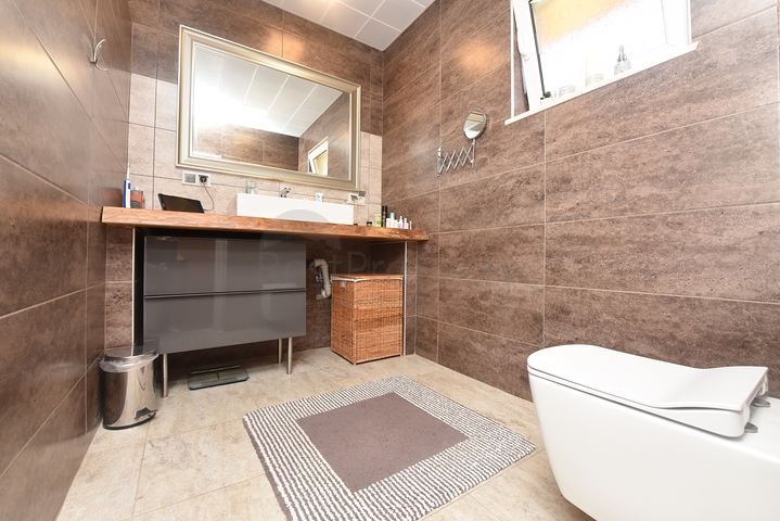 Просторная вилла в районе Оба