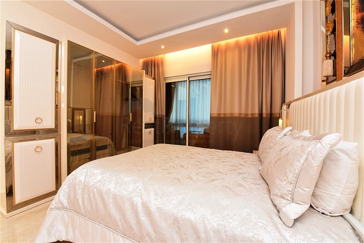 Шикарная трехкомнатная квартира в центре Махмутлара