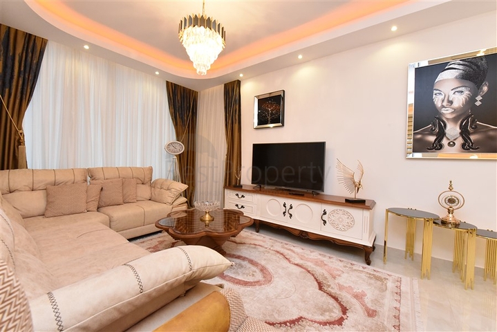 Шикарная трехкомнатная квартира в центре Махмутлара