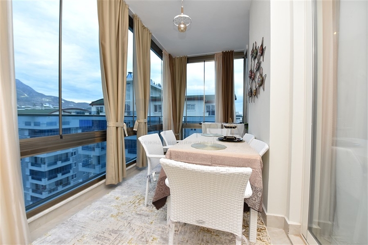 Шикарная трехкомнатная квартира в центре Махмутлара