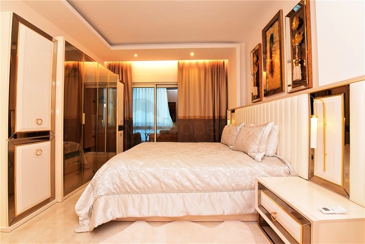 Шикарная трехкомнатная квартира в центре Махмутлара