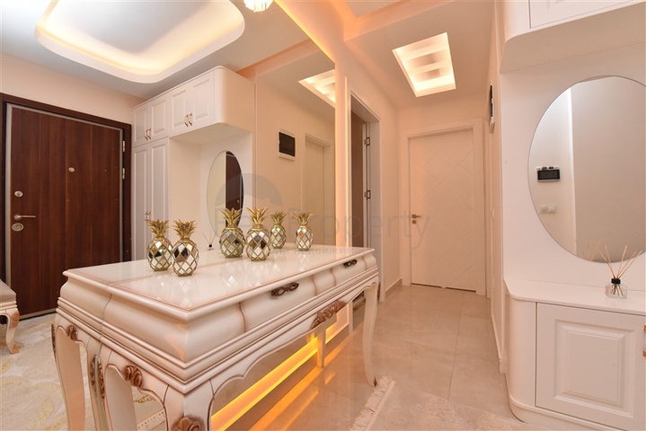 Шикарная трехкомнатная квартира в центре Махмутлара