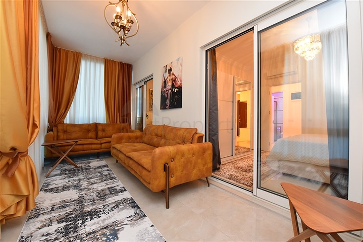 Шикарная трехкомнатная квартира в центре Махмутлара