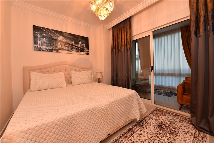 Шикарная трехкомнатная квартира в центре Махмутлара