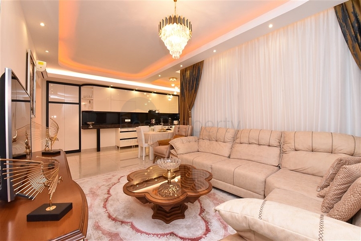 Шикарная трехкомнатная квартира в центре Махмутлара