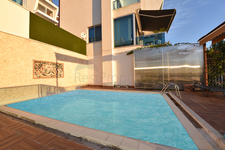 Вилла 5+2 с шикарным видом в центре Алании