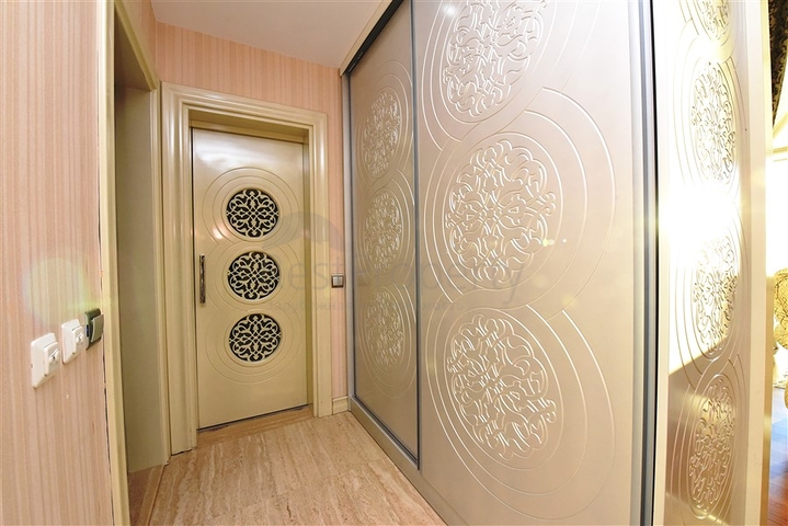 Вилла 5+2 с шикарным видом в центре Алании