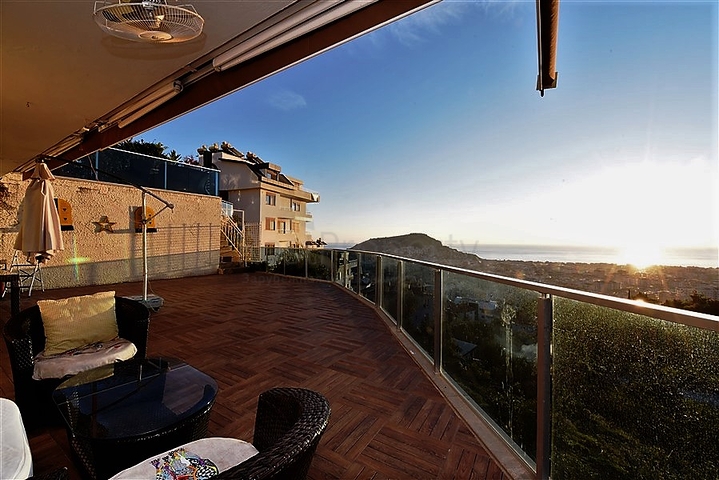 Вилла 5+2 с шикарным видом в центре Алании