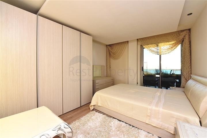 Вилла 5+2 с шикарным видом в центре Алании