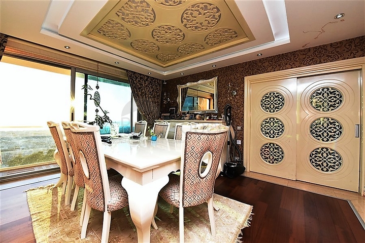 Вилла 5+2 с шикарным видом в центре Алании