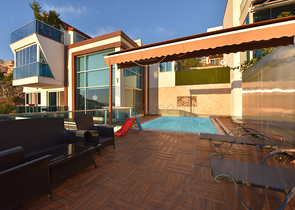 Вилла 5+2 с шикарным видом в центре Алании