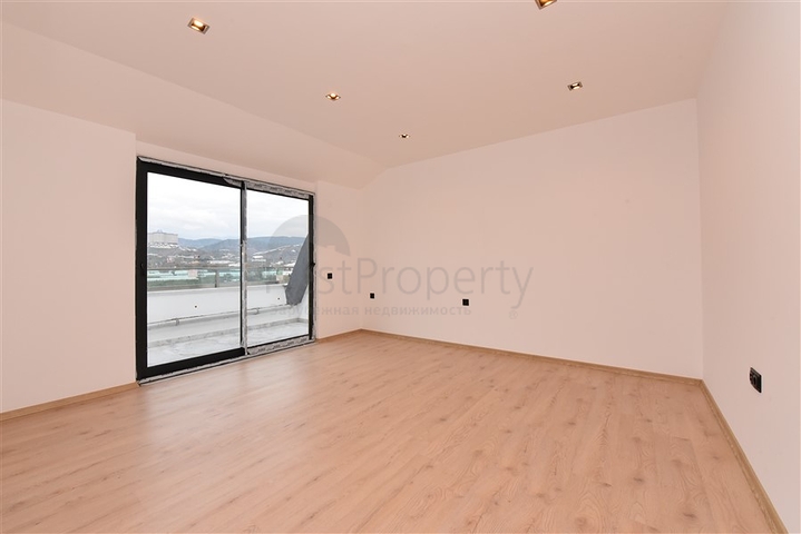 Продается пентхаус 4+1 в районе Каргыджак