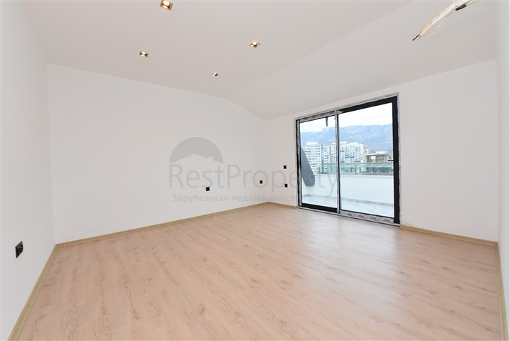 Просторный пентхаус 4+1 в новом комплексе