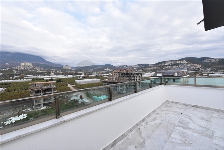 Просторный пентхаус 4+1 в новом комплексе