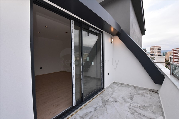 Просторный пентхаус 4+1 в новом комплексе