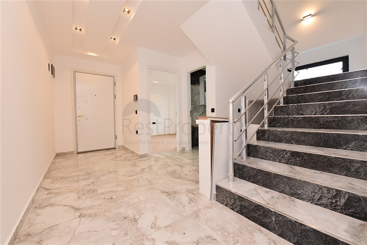 Просторный пентхаус 4+1 в новом комплексе