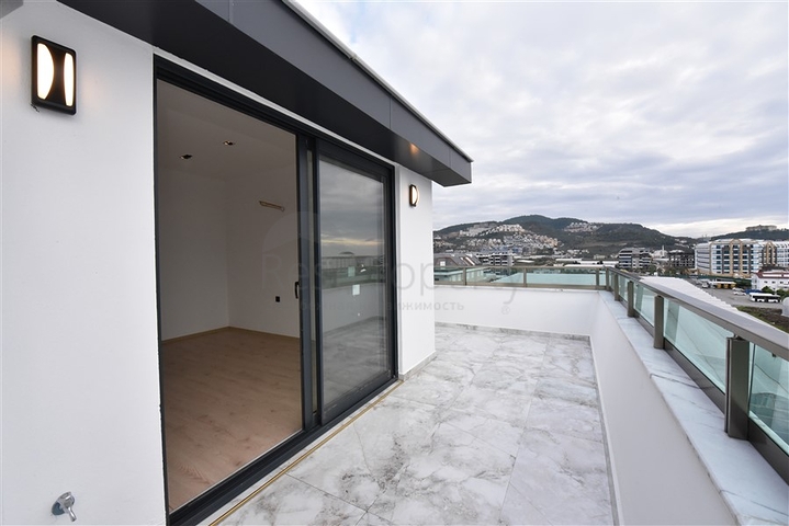 Просторный пентхаус 4+1 в новом комплексе