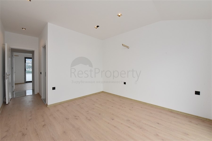 Просторный пентхаус 4+1 в новом комплексе