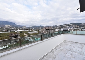 Просторный пентхаус 4+1 в новом комплексе