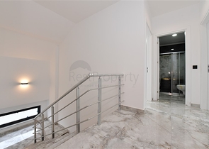 Просторный пентхаус 4+1 в новом комплексе