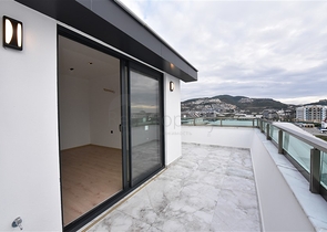 Просторный пентхаус 4+1 в новом комплексе