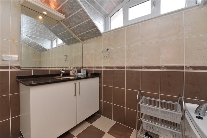 Просторный пентхаус с видом на Средиземное море 