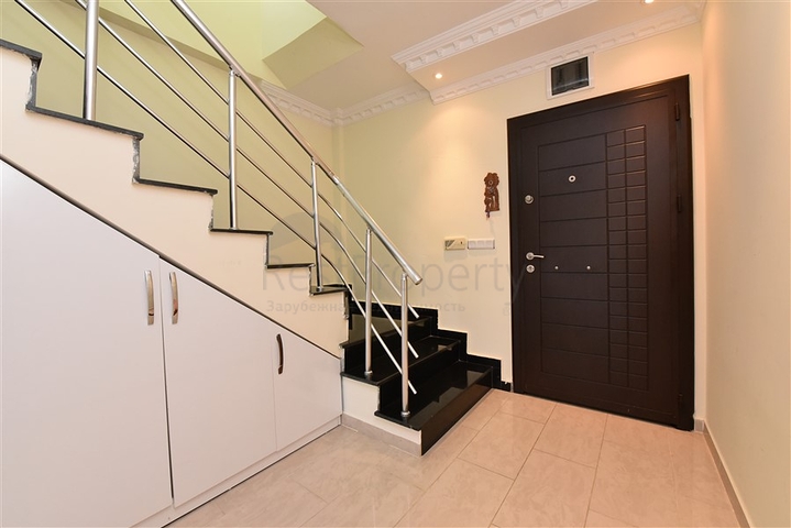 Просторный пентхаус с видом на Средиземное море 