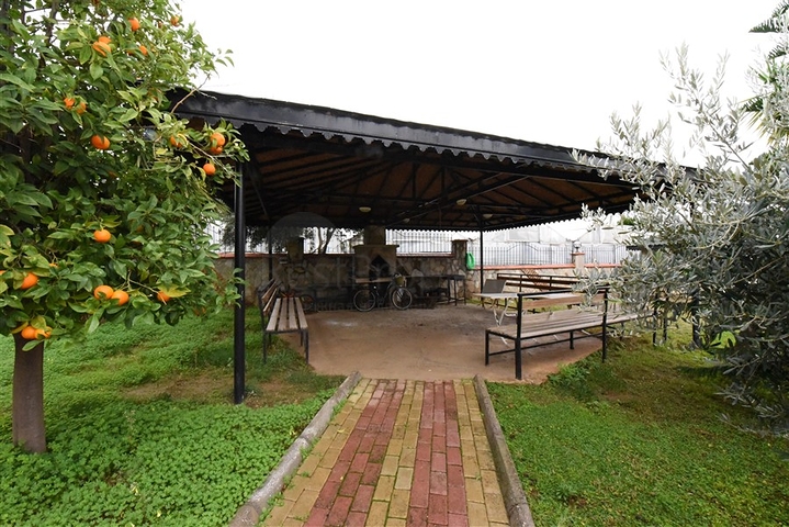 Просторный пентхаус с видом на Средиземное море 