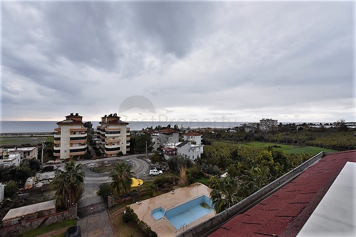 Просторный пентхаус с видом на Средиземное море 