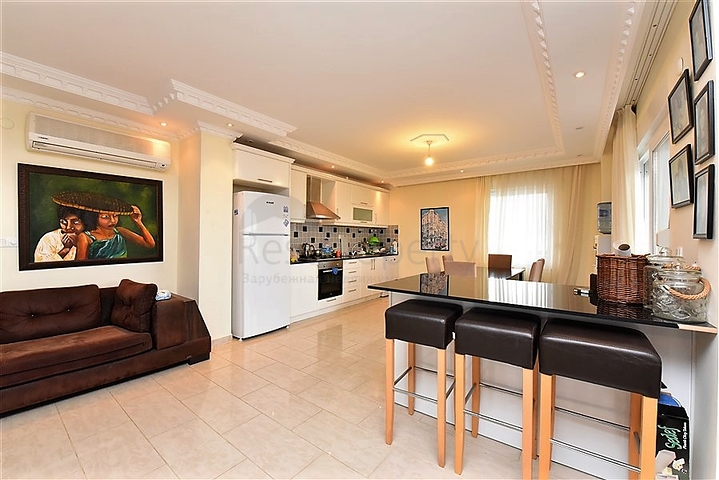 Просторный пентхаус с видом на Средиземное море 