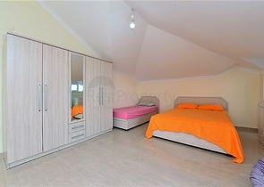 Просторный пентхаус с видом на Средиземное море 