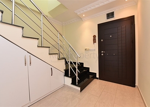 Просторный пентхаус с видом на Средиземное море 