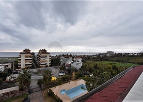 Просторный пентхаус с видом на Средиземное море 