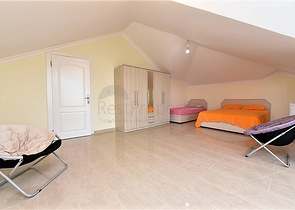 Просторный пентхаус с видом на Средиземное море 